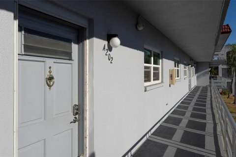 Купить кондоминиум в Сент-Питерсберг, Флорида 4 комнаты, 81.75м2, № 2142340 - фото 4
