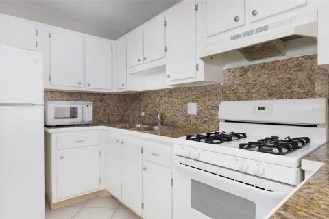 Купить кондоминиум в Сент-Питерсберг, Флорида 4 комнаты, 81.75м2, № 2142340 - фото 8