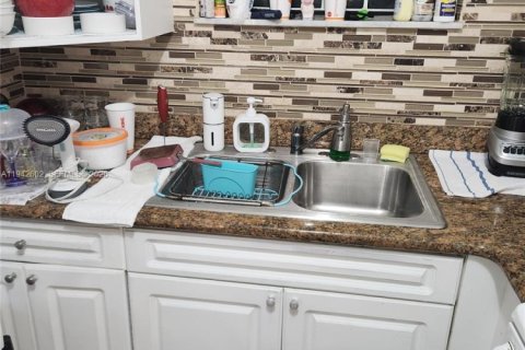 Apartment in Miami, Florida 2 bedrooms, 80.45 sq.m. № 2000982 - photo 5