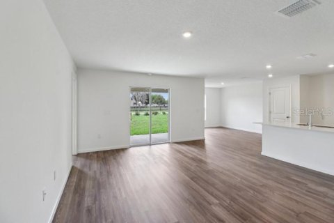 House in Lake Hamilton, Florida 4 bedrooms, 168.25 sq.m. № 2204253 - photo 9
