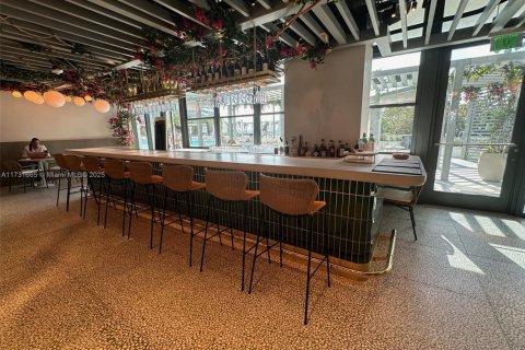 Condo in Miami Beach, Florida, 1 bedroom № 1985047 - photo 29