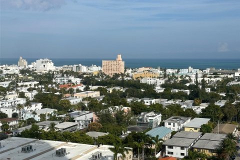 Condo in Miami Beach, Florida, 1 bedroom № 1985047 - photo 11