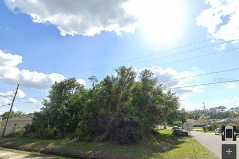 Terrain à Poinciana, Floride № 2388797