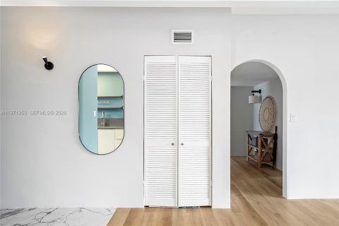 Copropriété à louer à Miami Beach, Floride: 3 chambres, 108.7 m2 № 2042267 - photo 10