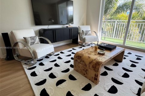 Condominio en alquiler en Miami Beach, Florida, 1 dormitorio, 65.03 m2 № 2029897 - foto 2