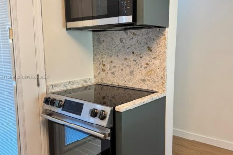 Condominio en alquiler en Miami Beach, Florida, 1 dormitorio, 65.03 m2 № 2029897 - foto 10