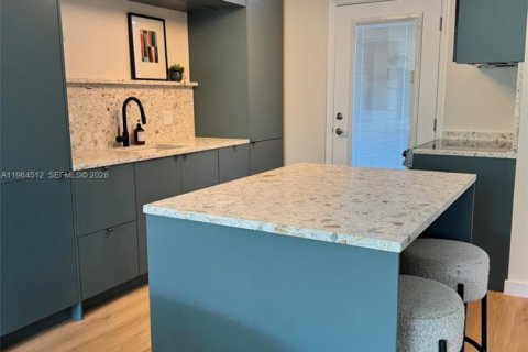 Condominio en alquiler en Miami Beach, Florida, 1 dormitorio, 65.03 m2 № 2029897 - foto 8