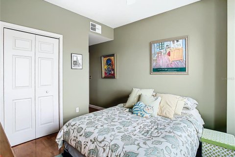 Condo in Tampa, Florida, 2 bedrooms  № 1436038 - photo 29