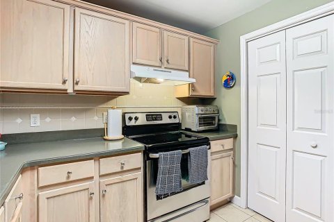 Condo in Tampa, Florida, 2 bedrooms  № 1436038 - photo 11