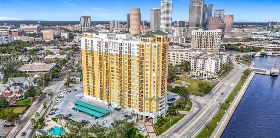 Condo in Tampa, Florida, 2 bedrooms  № 1436038