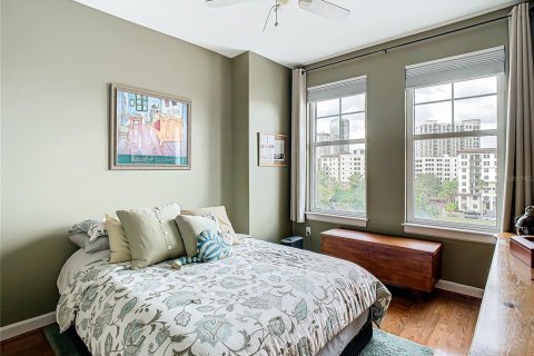 Condo in Tampa, Florida, 2 bedrooms  № 1436038 - photo 28