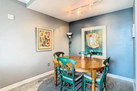 Condo in Tampa, Florida, 2 bedrooms  № 1436038 - photo 8