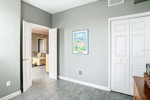 Condo in Tampa, Florida, 2 bedrooms  № 1436038 - photo 25