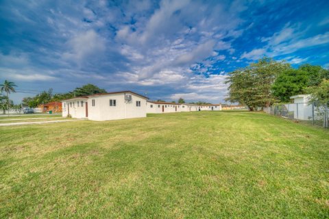 Villa ou maison à louer à Miami, Floride: 3 chambres, 60.39 m2 № 1963466 - photo 4
