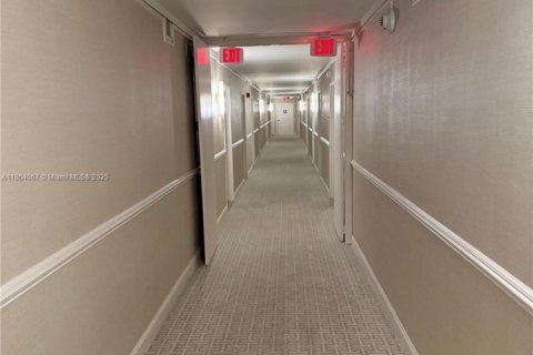 Copropriété à vendre à Miami Beach, Floride: 2 chambres, 133.97 m2 № 1891154 - photo 8