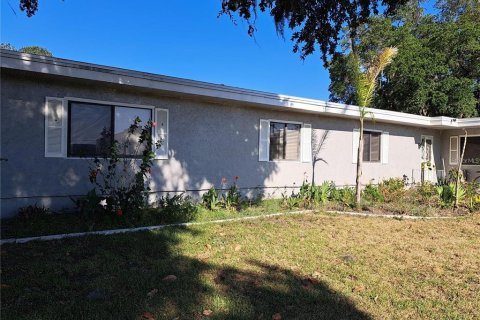 Villa ou maison à vendre à Plant City, Floride: 5 chambres, 253.99 m2 № 2143505 - photo 4