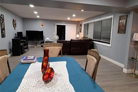 Villa ou maison à vendre à Plant City, Floride: 5 chambres, 253.99 m2 № 2143505 - photo 10