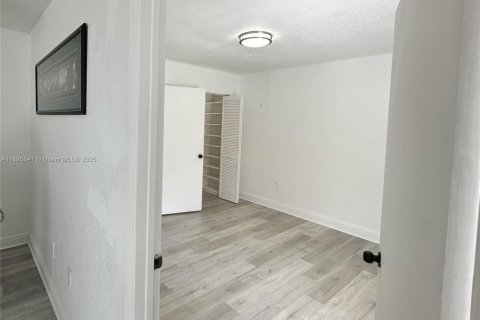 Copropriété à louer à Hialeah, Floride: 2 chambres, 98.48 m2 № 1948974 - photo 20