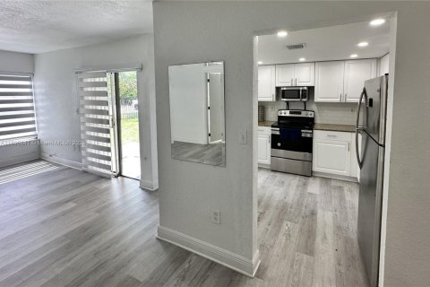 Copropriété à louer à Hialeah, Floride: 2 chambres, 98.48 m2 № 1948974 - photo 19