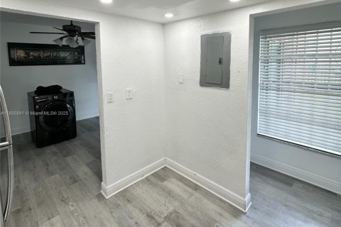 Copropriété à louer à Hialeah, Floride: 2 chambres, 98.48 m2 № 1948974 - photo 17