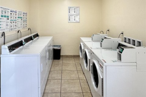 Copropriété à louer à Hialeah, Floride: 2 chambres, 98.48 m2 № 1948974 - photo 30