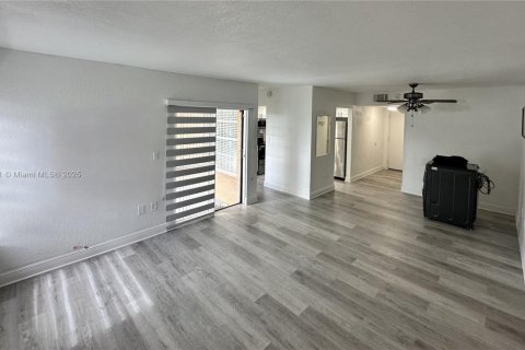 Copropriété à louer à Hialeah, Floride: 2 chambres, 98.48 m2 № 1948974 - photo 7