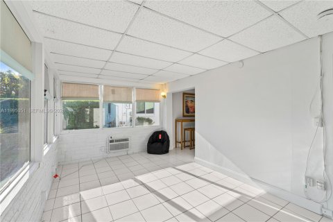 Villa ou maison à vendre à Tamarac, Floride: 2 chambres, 98.66 m2 № 2058935 - photo 14