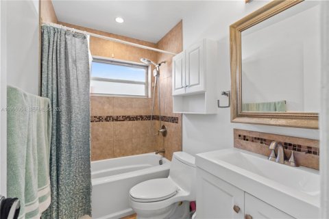 Villa ou maison à vendre à Tamarac, Floride: 2 chambres, 98.66 m2 № 2058935 - photo 10
