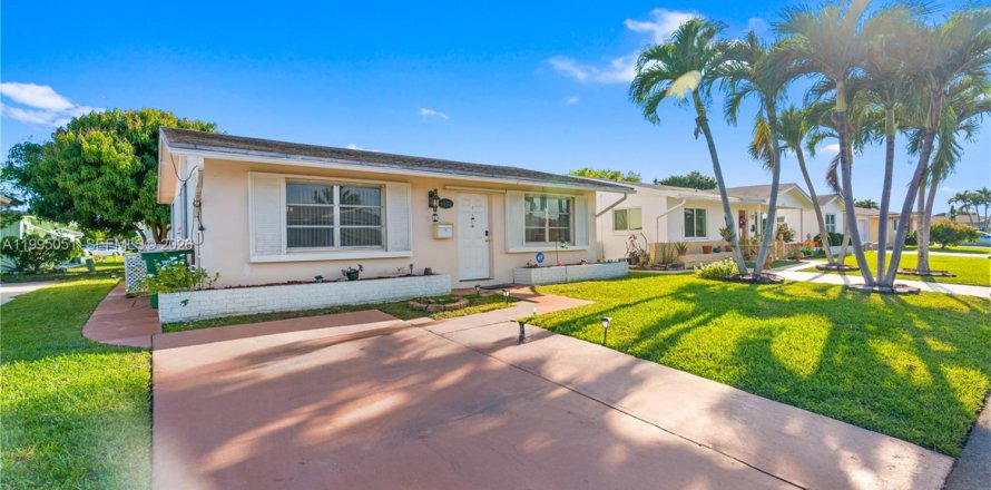 Villa ou maison à Tamarac, Floride 2 chambres, 98.66 m2 № 2058935