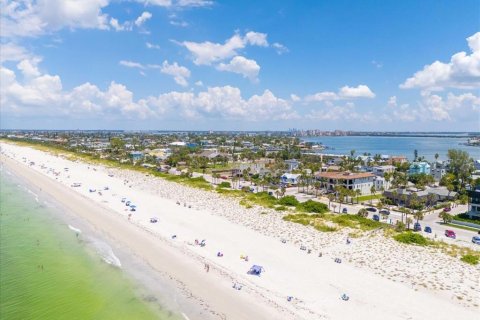 Casa en venta en Saint Pete Beach, Florida, 3 dormitorios, 178.28 m2 № 1906535 - foto 20