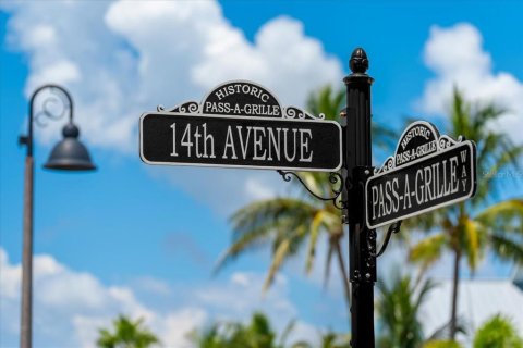 Casa en venta en Saint Pete Beach, Florida, 3 dormitorios, 178.28 m2 № 1906535 - foto 13