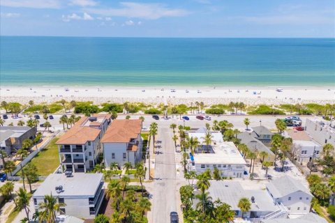 Casa en venta en Saint Pete Beach, Florida, 3 dormitorios, 178.28 m2 № 1906535 - foto 14