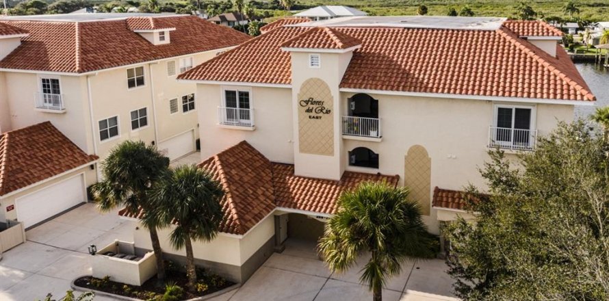 Condo à New Smyrna Beach, Floride, 3 chambres № 1534673
