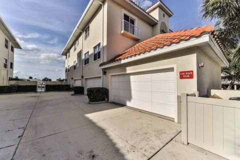 Copropriété à louer à New Smyrna Beach, Floride: 3 chambres, 222.97 m2 № 1534673 - photo 4
