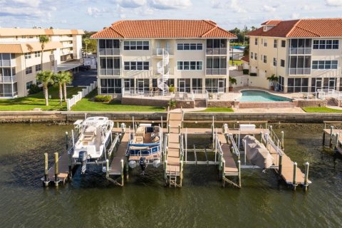 Copropriété à louer à New Smyrna Beach, Floride: 3 chambres, 222.97 m2 № 1534673 - photo 3