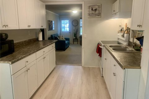 Casa en venta en Zephyrhills, Florida, 2 dormitorios, 61.32 m2 № 2258429 - foto 11