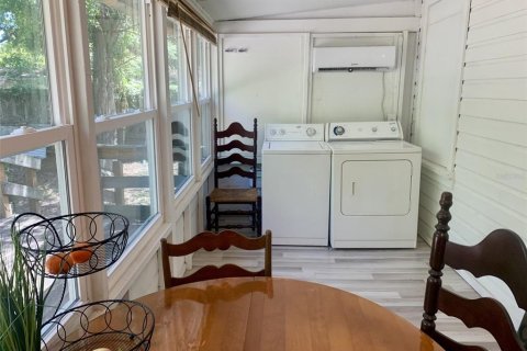 Casa en venta en Zephyrhills, Florida, 2 dormitorios, 61.32 m2 № 2258429 - foto 25