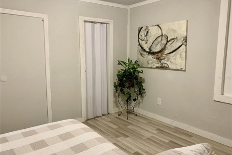 Casa en venta en Zephyrhills, Florida, 2 dormitorios, 61.32 m2 № 2258429 - foto 13