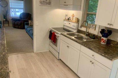 Casa en venta en Zephyrhills, Florida, 2 dormitorios, 61.32 m2 № 2258429 - foto 9