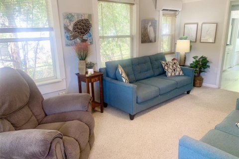 Casa en venta en Zephyrhills, Florida, 2 dormitorios, 61.32 m2 № 2258429 - foto 2