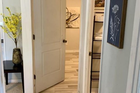Casa en venta en Zephyrhills, Florida, 2 dormitorios, 61.32 m2 № 2258429 - foto 19
