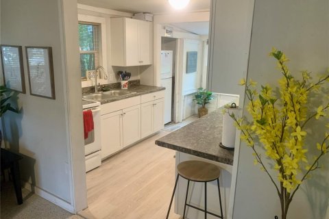 Casa en venta en Zephyrhills, Florida, 2 dormitorios, 61.32 m2 № 2258429 - foto 8