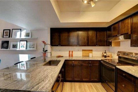 House in Fort Myers, Florida 2 bedrooms, 114.46 sq.m. № 1918321 - photo 7