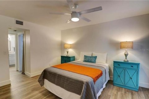 House in Fort Myers, Florida 2 bedrooms, 114.46 sq.m. № 1918321 - photo 9