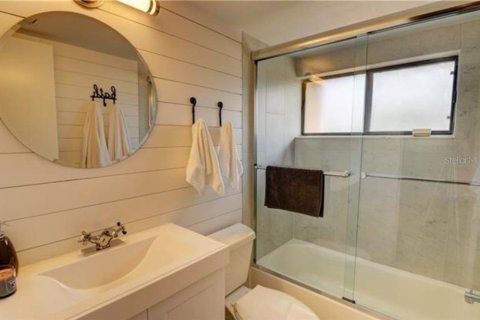 House in Fort Myers, Florida 2 bedrooms, 114.46 sq.m. № 1918321 - photo 14