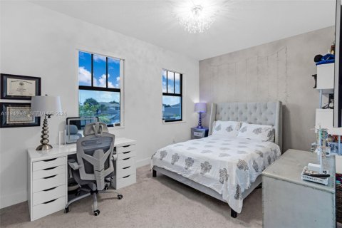 House in Miramar, Florida 5 bedrooms, 314.1 sq.m. № 2003070 - photo 20