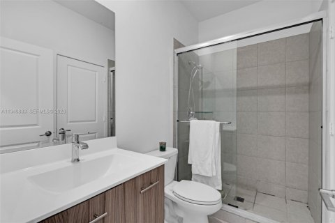 House in Miramar, Florida 5 bedrooms, 314.1 sq.m. № 2003070 - photo 22