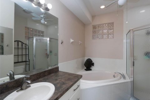 Condo in Venice, Florida, 2 bedrooms  № 2356476 - photo 23