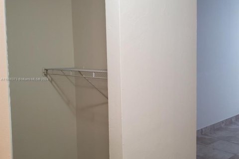 Condo in Miami, Florida, 1 bedroom  № 1868028 - photo 14