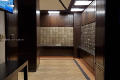 Condo in Miami, Florida, 1 bedroom  № 1868028 - photo 27